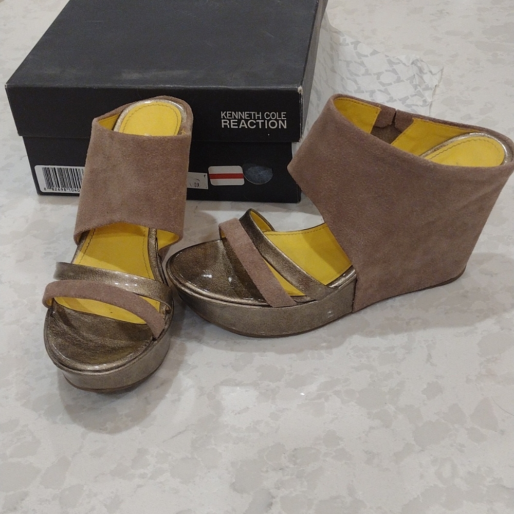 Reaction By Kenneth Cole. Taupe Sole Sista. Size 7.5 M / 38